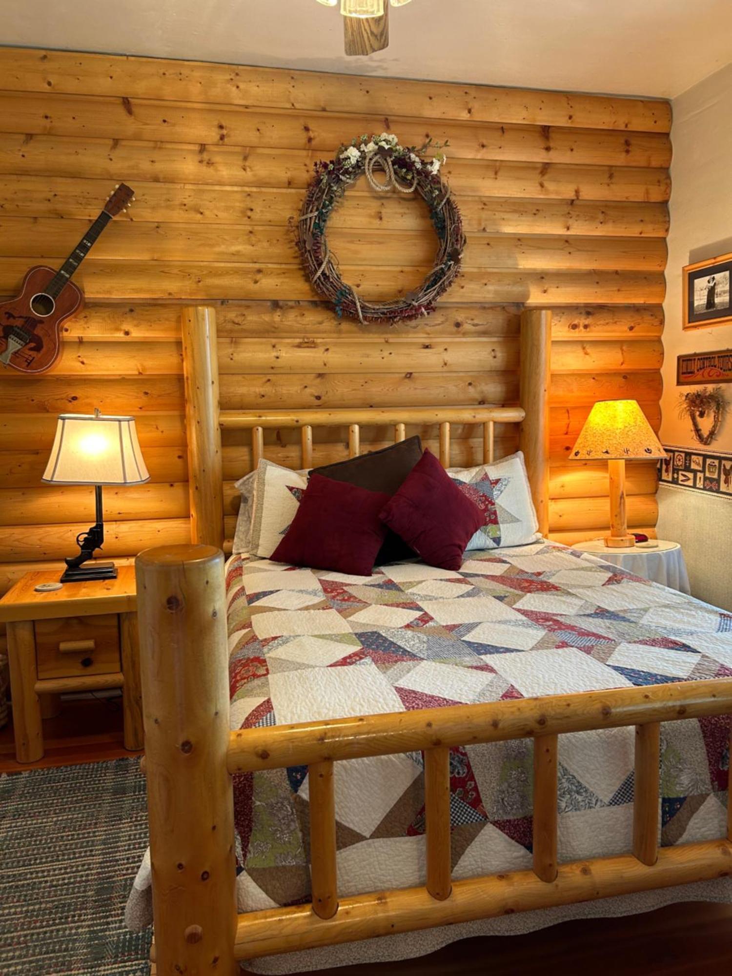 Moore'S Old Pine Inn Marysvale Dış mekan fotoğraf